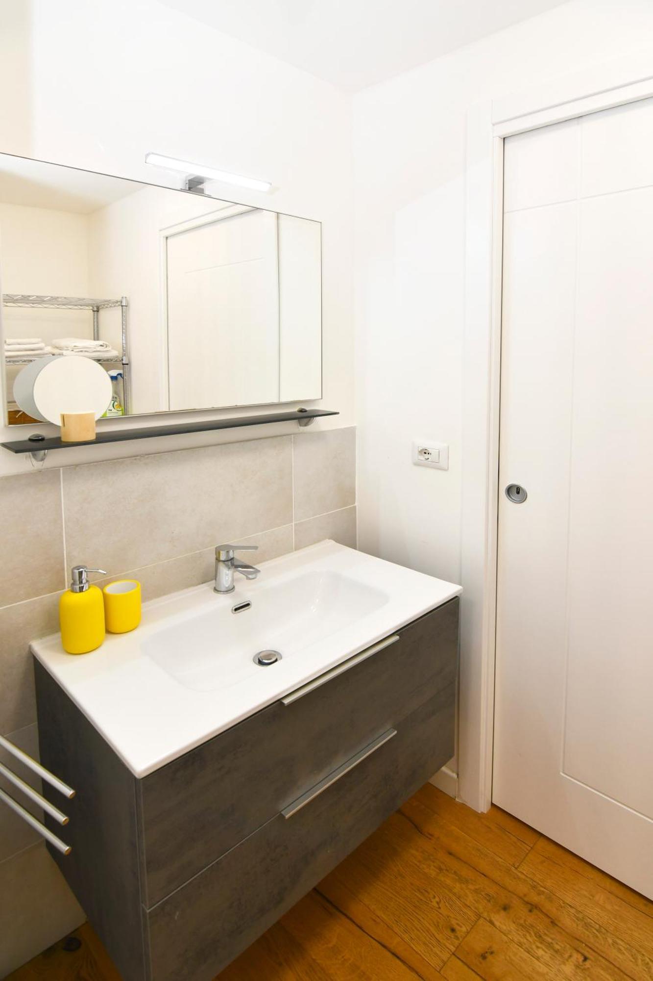 Apartamento Navigli-tortonaampio Monolocale, Garage Gratuito *
